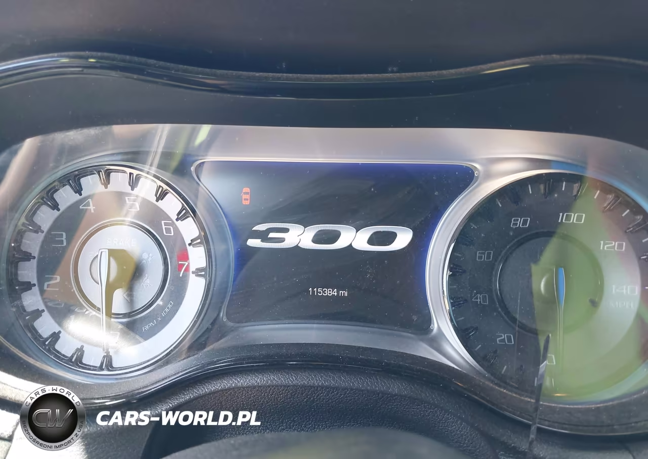 2019 Chrysler 300 300S VIN:2C3CCABG1KH569513 - 7