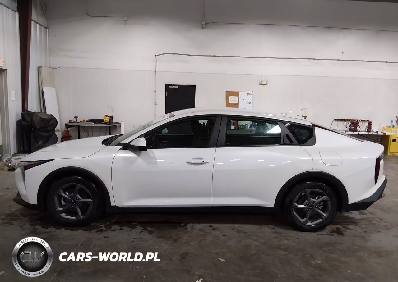 2025 Kia K4 Lxs VIN:3KPFT4DE7SE142239 - 14