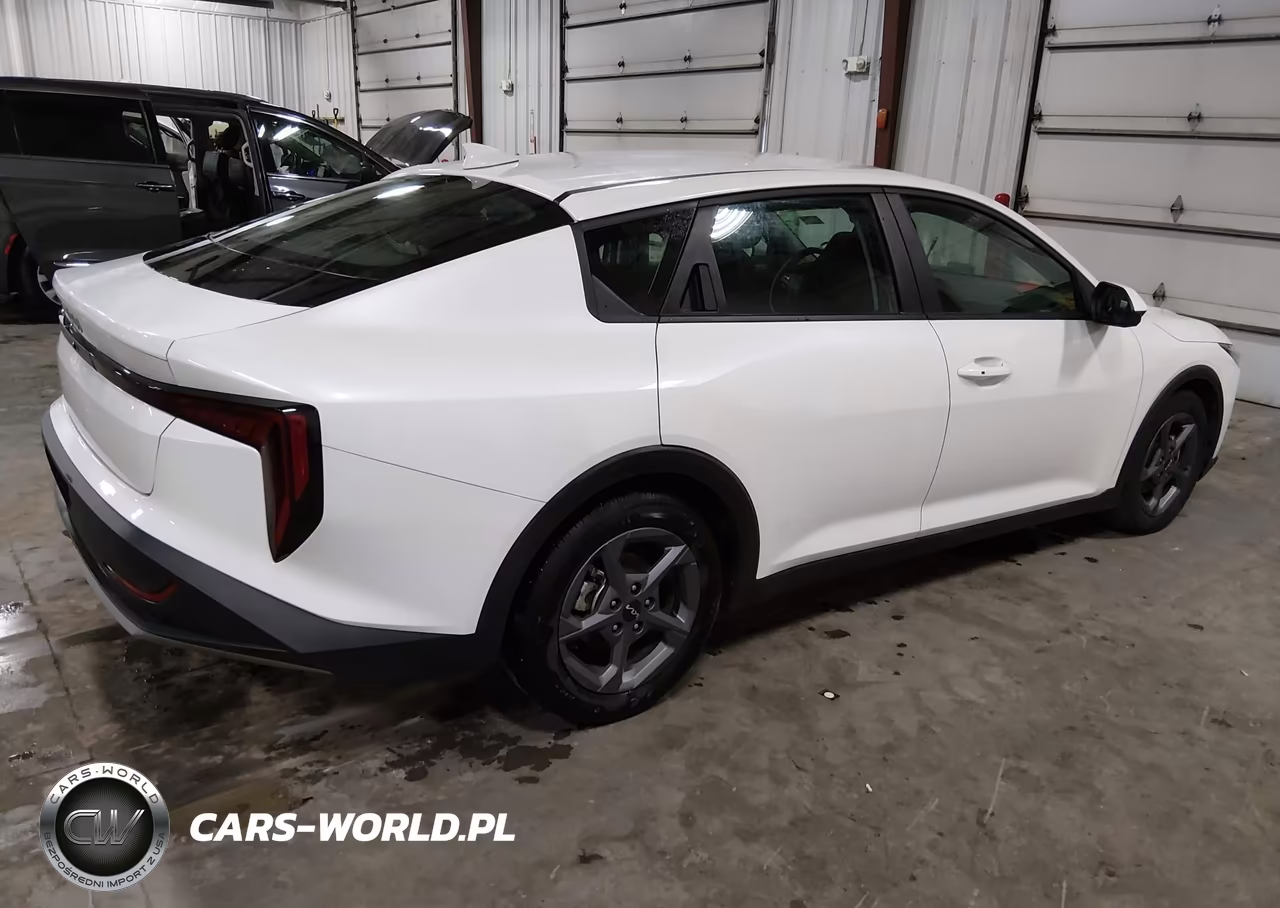 2025 Kia K4 Lxs VIN:3KPFT4DE7SE142239 - 4