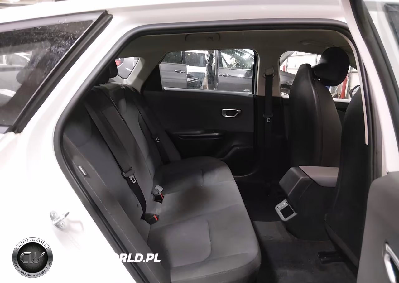 2025 Kia K4 Lxs VIN:3KPFT4DE7SE142239 - 8