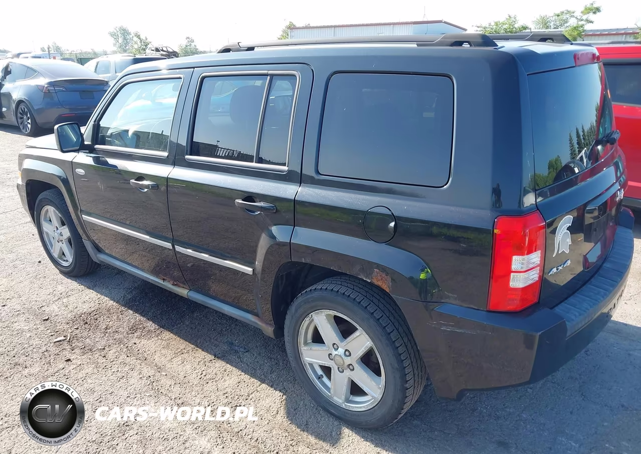 2010 Jeep Patriot Sport VIN:1J4NF1GB2AD623920 - 3
