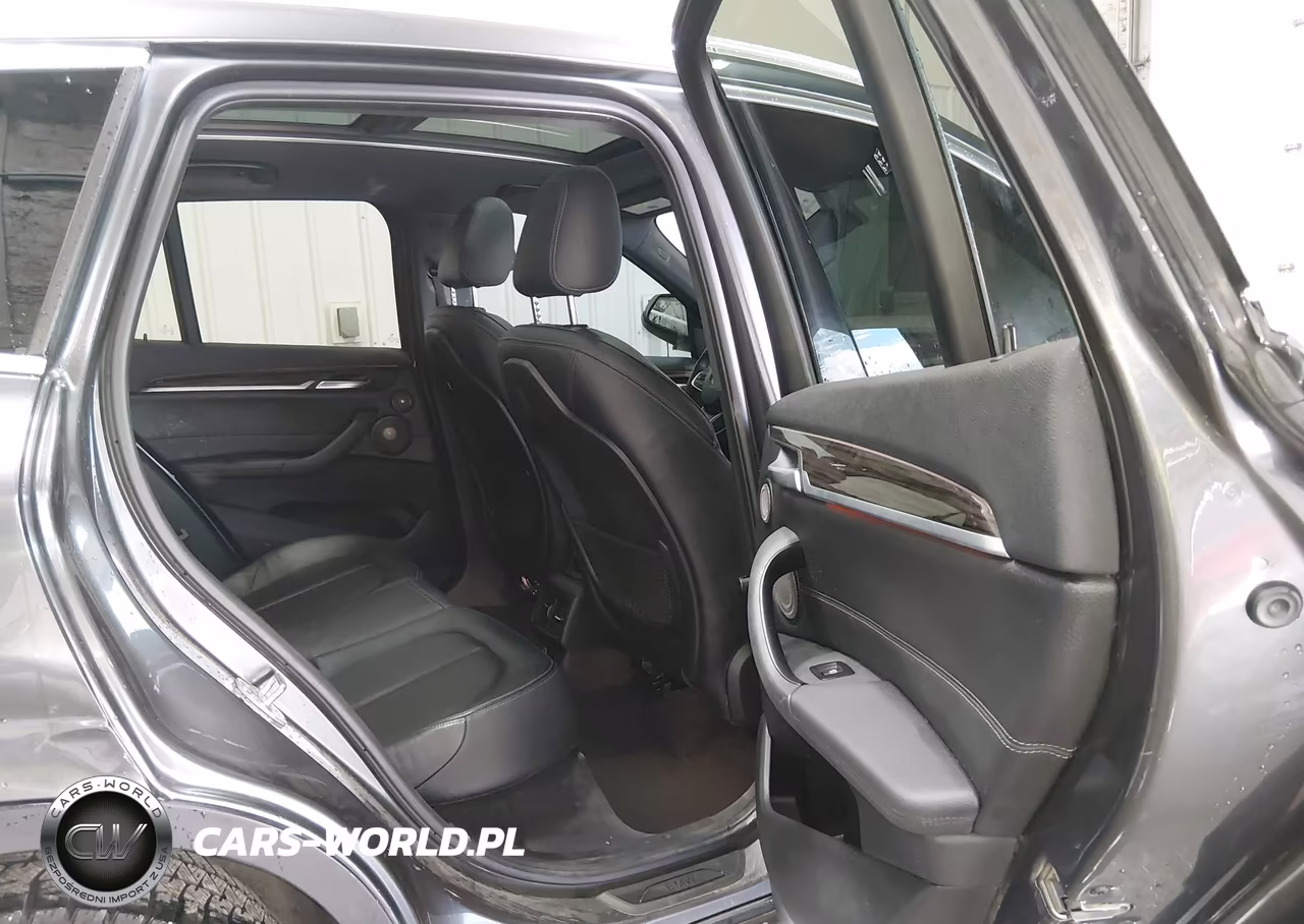 2017 BMW X1 xDrive28I VIN:WBXHT3C31H5F74063 - 8