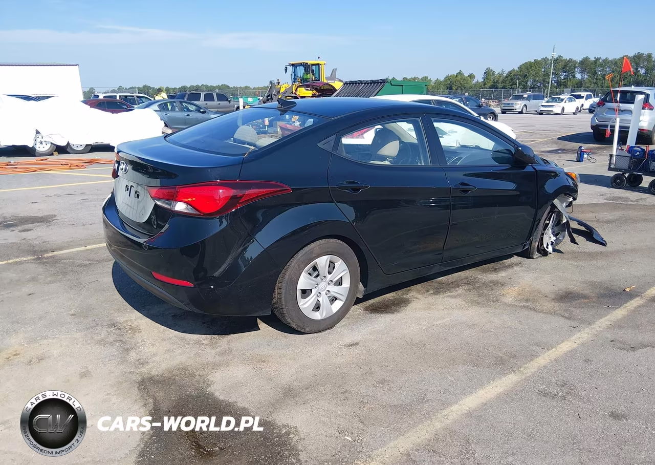 2016 Hyundai Elantra Se VIN:5NPDH4AE4GH745889 - 4