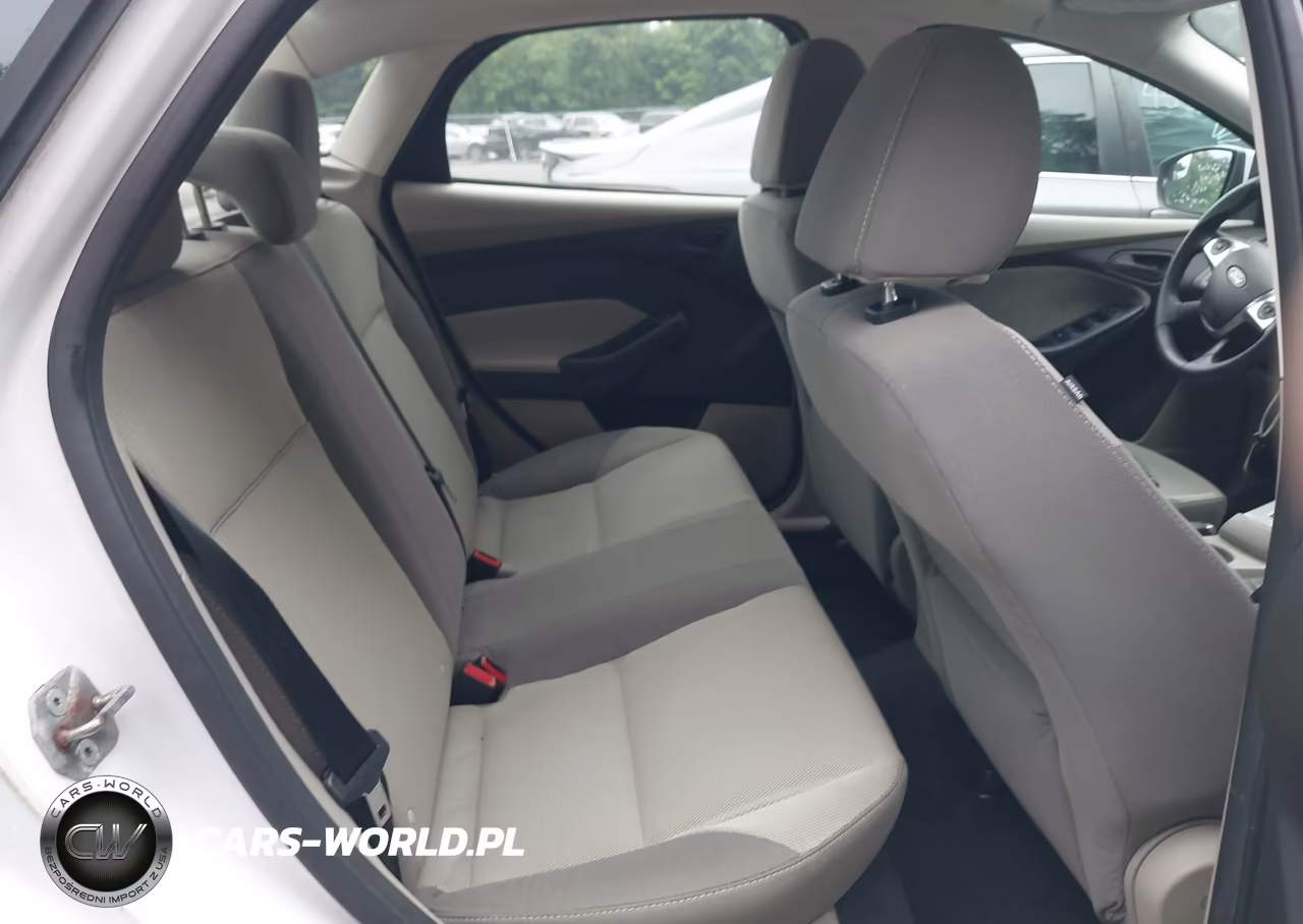 2012 Ford Focus Se VIN:1FAHP3F22CL407352 - 8