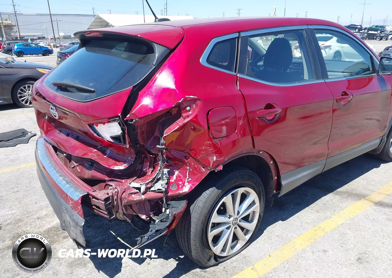 2019 Nissan Rogue Sport S VIN:JN1BJ1CP0KW243394 - 18