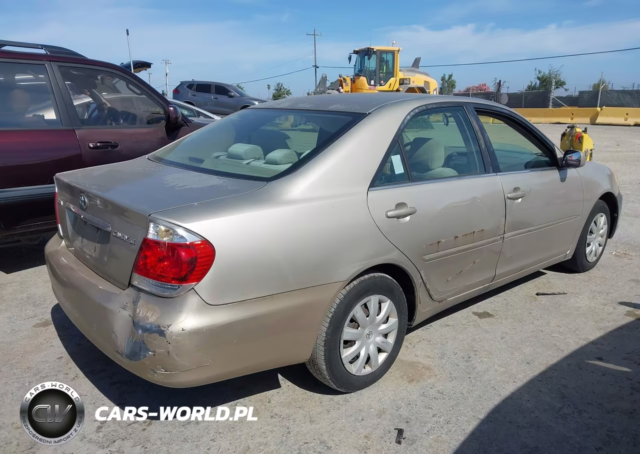 2005 Toyota Camry Le VIN:4T1BE30KX5U549987 - 4