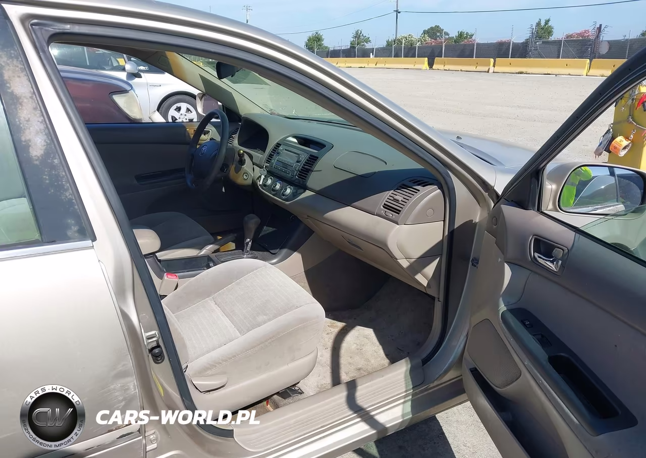 2005 Toyota Camry Le VIN:4T1BE30KX5U549987 - 5