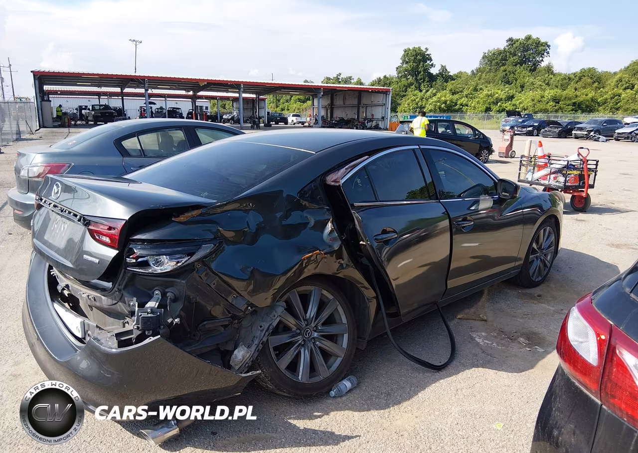 2020 Mazda Mazda6 Touring VIN:JM1GL1VM2L1519637 - 4
