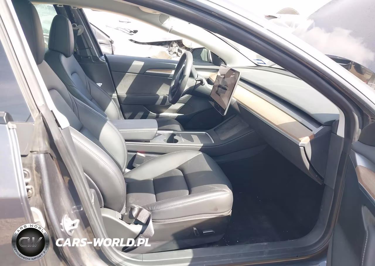 2023 Tesla Model 3 Rear-Wheel Drive VIN:5YJ3E1EAXPF615947 - 5