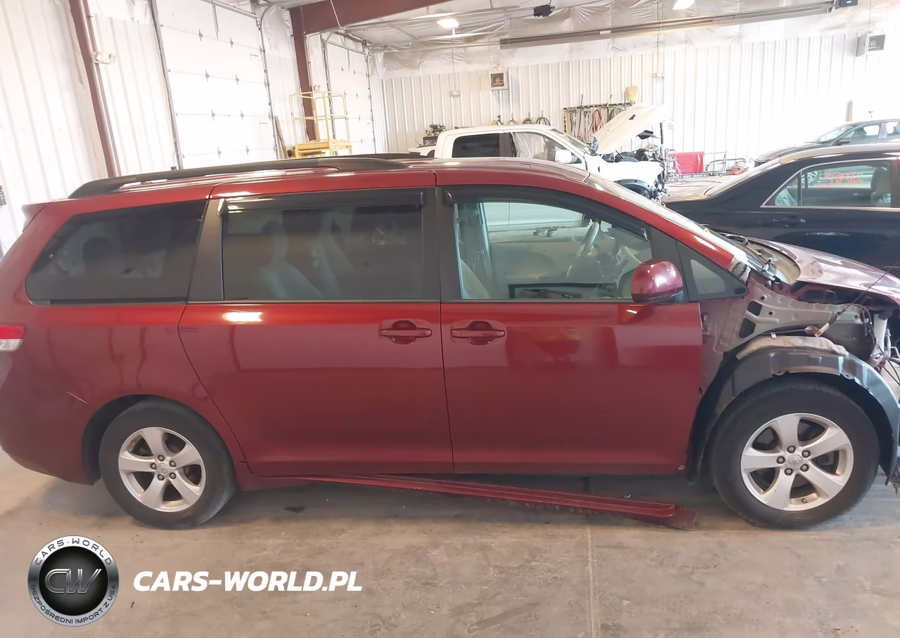 2013 Toyota Sienna Le V6 8 Passenger VIN:5TDKK3DC4DS334088 - 13