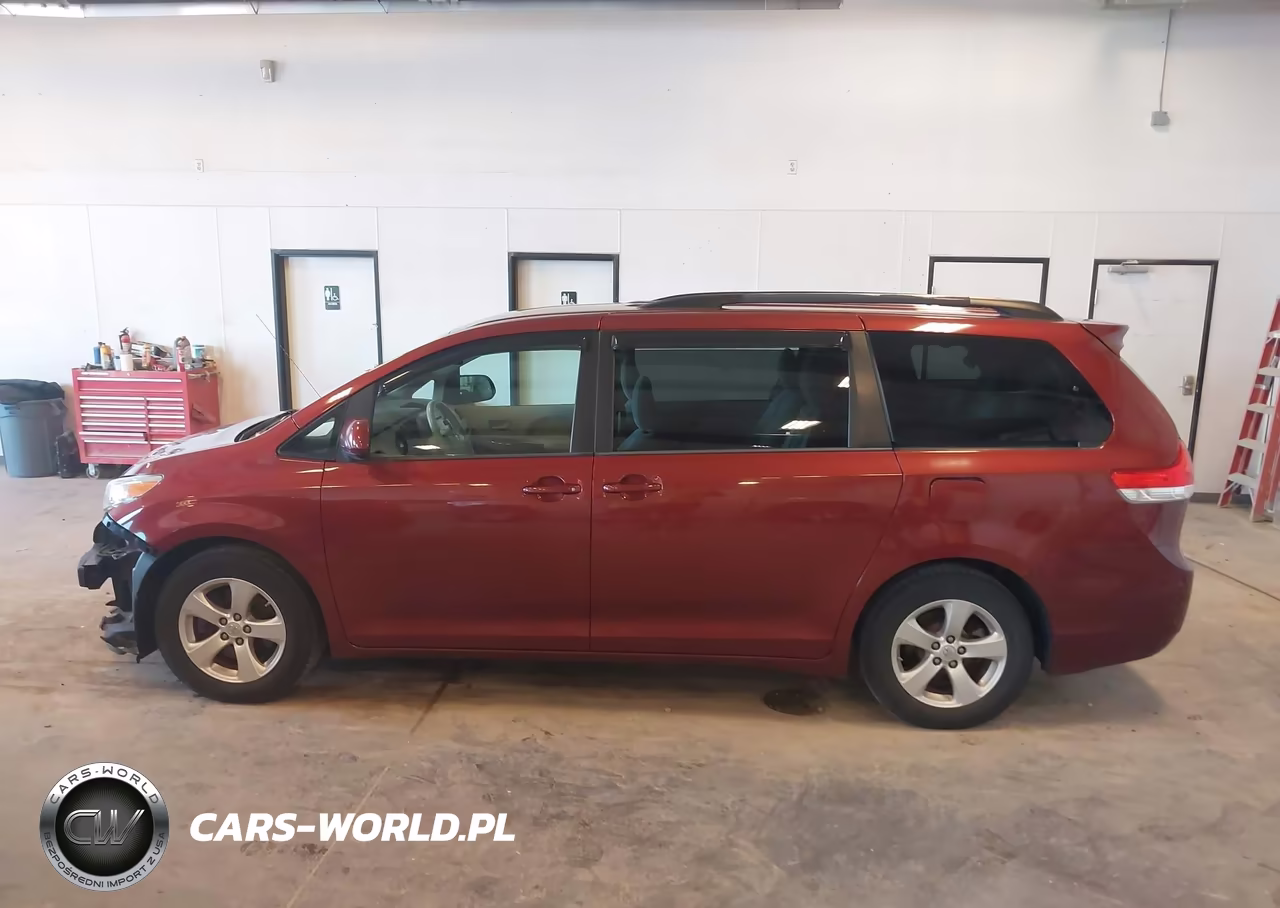 2013 Toyota Sienna Le V6 8 Passenger VIN:5TDKK3DC4DS334088 - 14