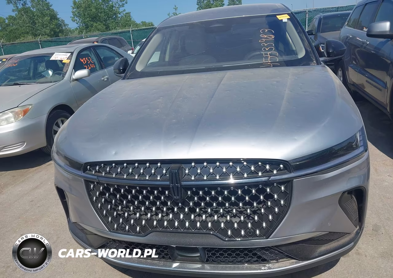 2025 Lincoln Nautilus Premiere VIN:5LMPJ8JA9SJ942510 - 12
