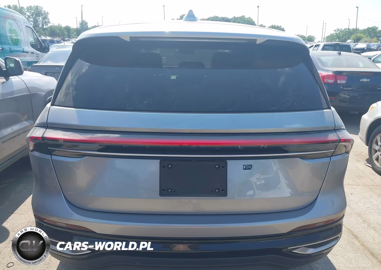 2025 Lincoln Nautilus Premiere VIN:5LMPJ8JA9SJ942510 - 16