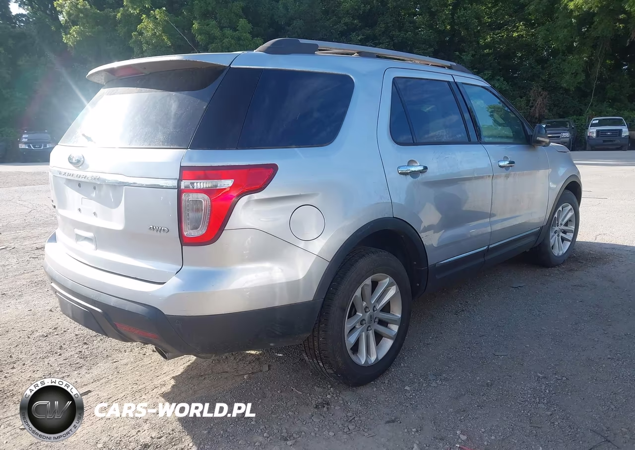 2011 Ford Explorer Xlt VIN:1FMHK8D89BGA94459 - 4