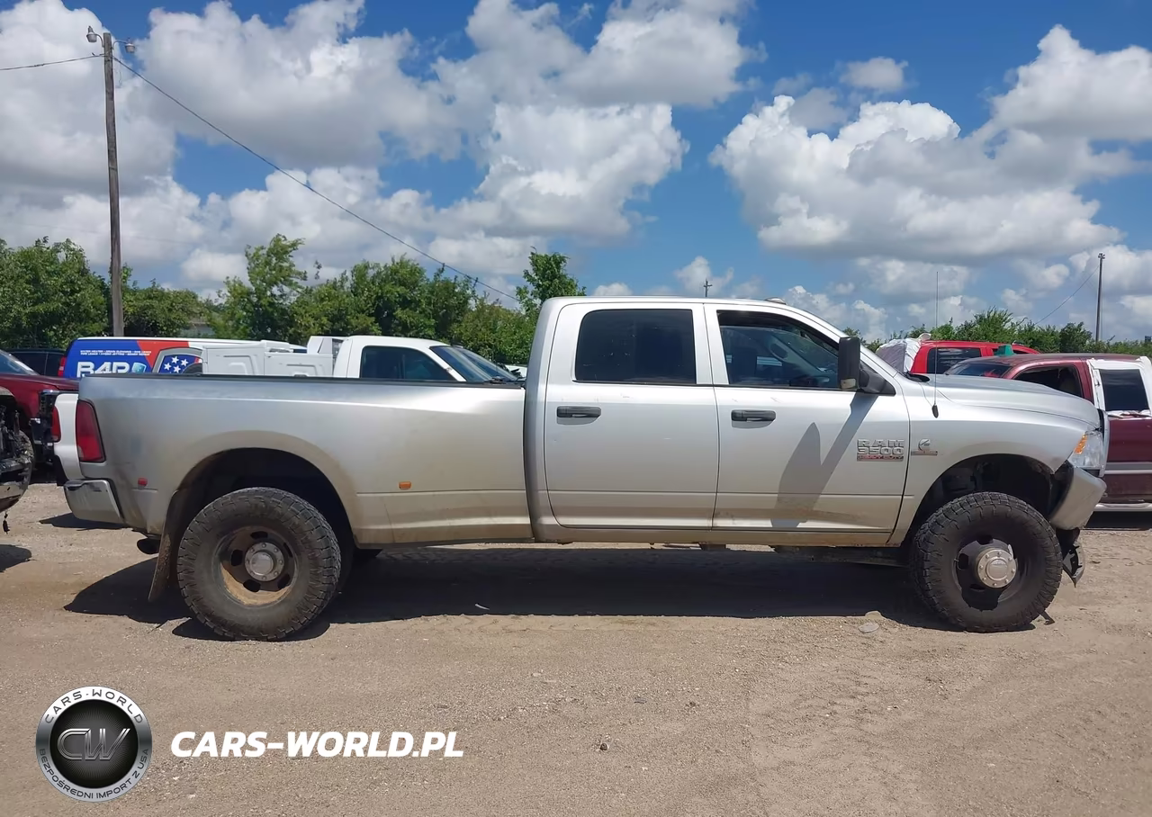 2018 Ram 3500 Tradesman 4X4 8' Box VIN:3C63RRGL1JG203703 - 13