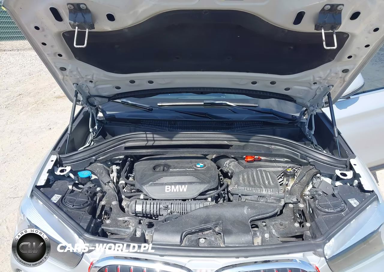 2018 BMW X1 xDrive28I VIN:WBXHT3C34J5L32919 - 10