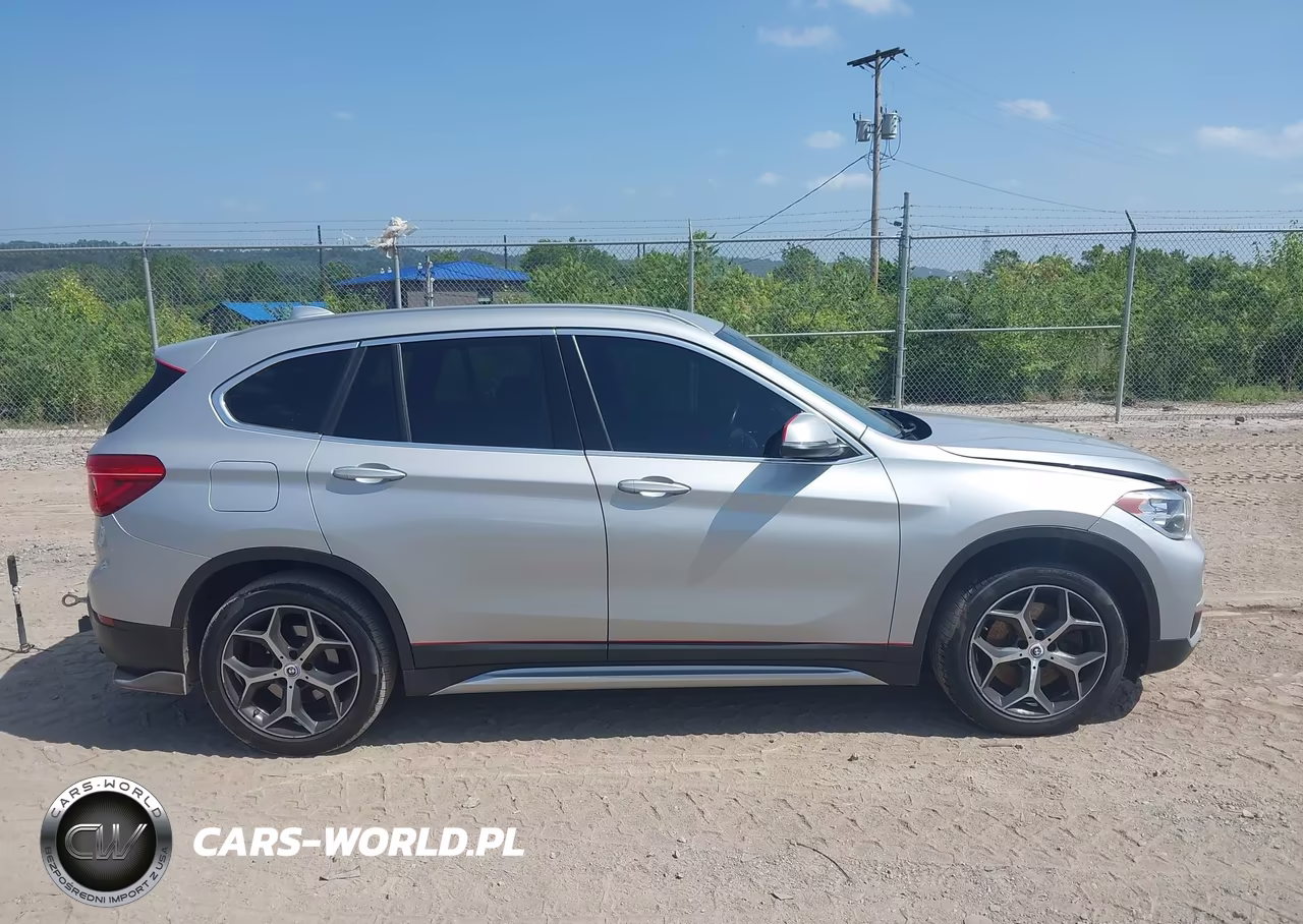 2018 BMW X1 xDrive28I VIN:WBXHT3C34J5L32919 - 13