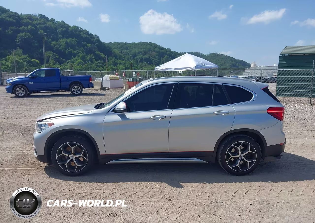 2018 BMW X1 xDrive28I VIN:WBXHT3C34J5L32919 - 14