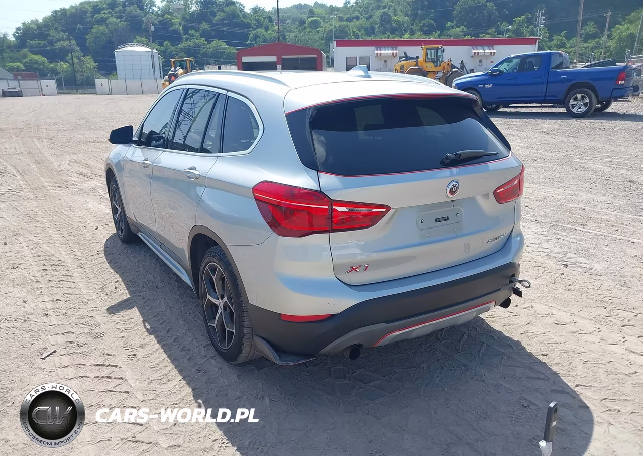 2018 BMW X1 xDrive28I VIN:WBXHT3C34J5L32919 - 3