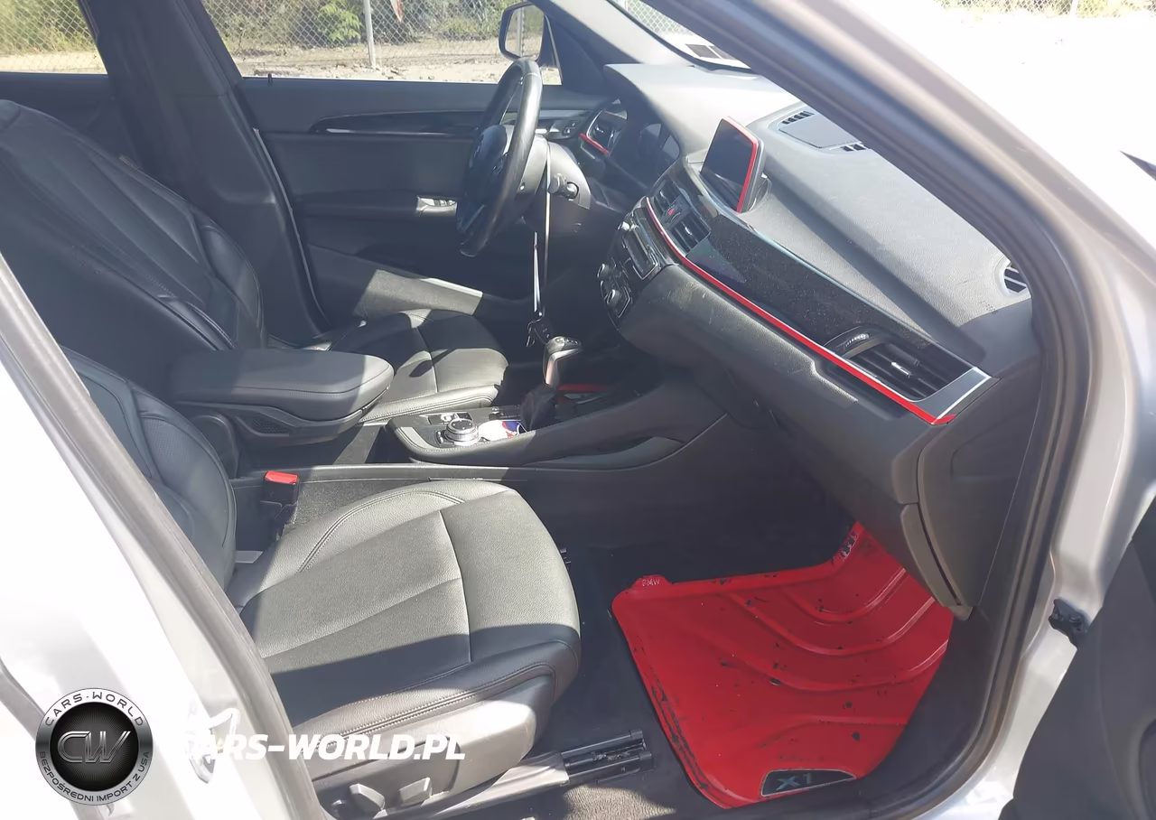 2018 BMW X1 xDrive28I VIN:WBXHT3C34J5L32919 - 5
