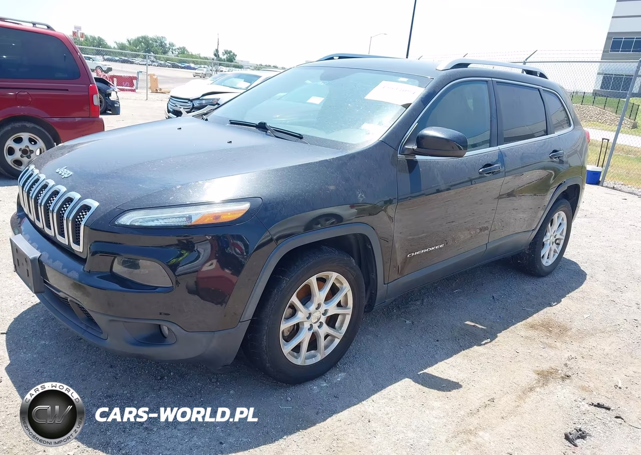 2015 Jeep Cherokee Latitude VIN:1C4PJLCB5FW628636 - 2