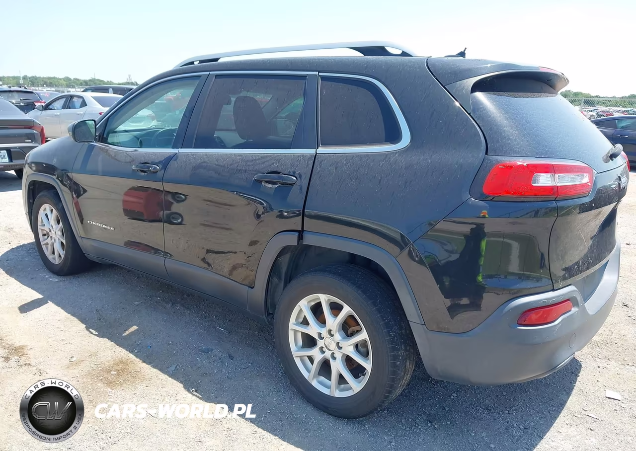 2015 Jeep Cherokee Latitude VIN:1C4PJLCB5FW628636 - 3