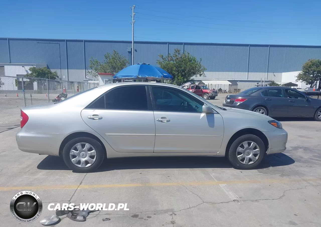 2002 Toyota Camry Le VIN:4T1BE32K72U007951 - 15