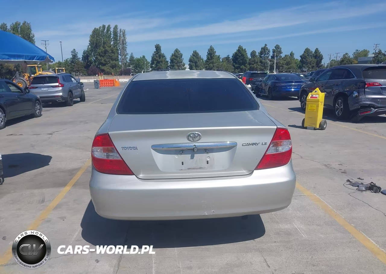 2002 Toyota Camry Le VIN:4T1BE32K72U007951 - 18