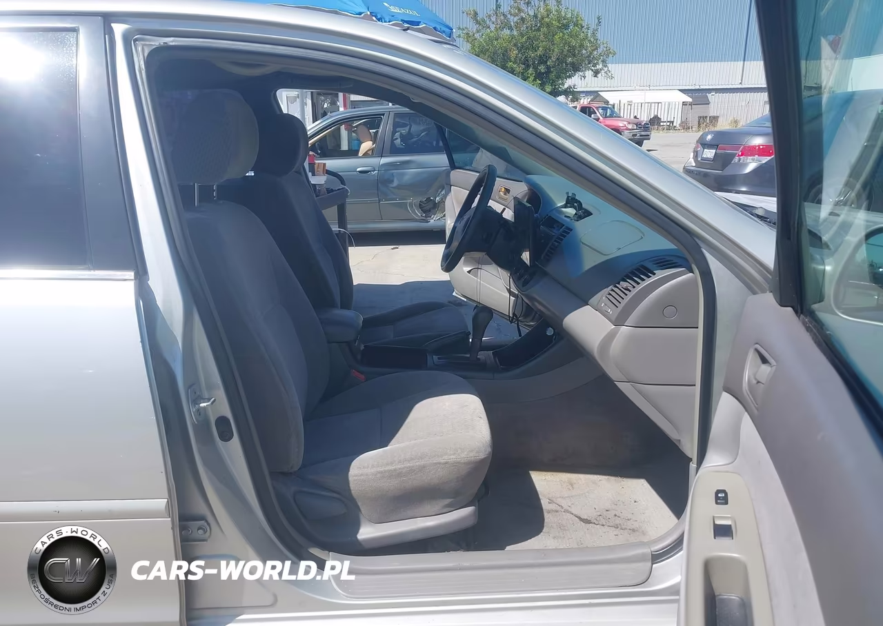 2002 Toyota Camry Le VIN:4T1BE32K72U007951 - 5