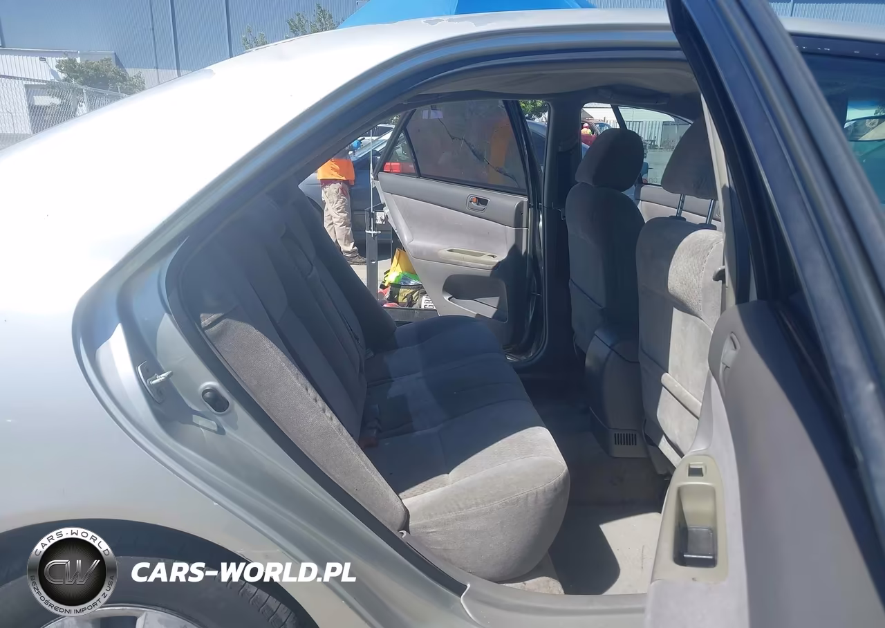 2002 Toyota Camry Le VIN:4T1BE32K72U007951 - 8