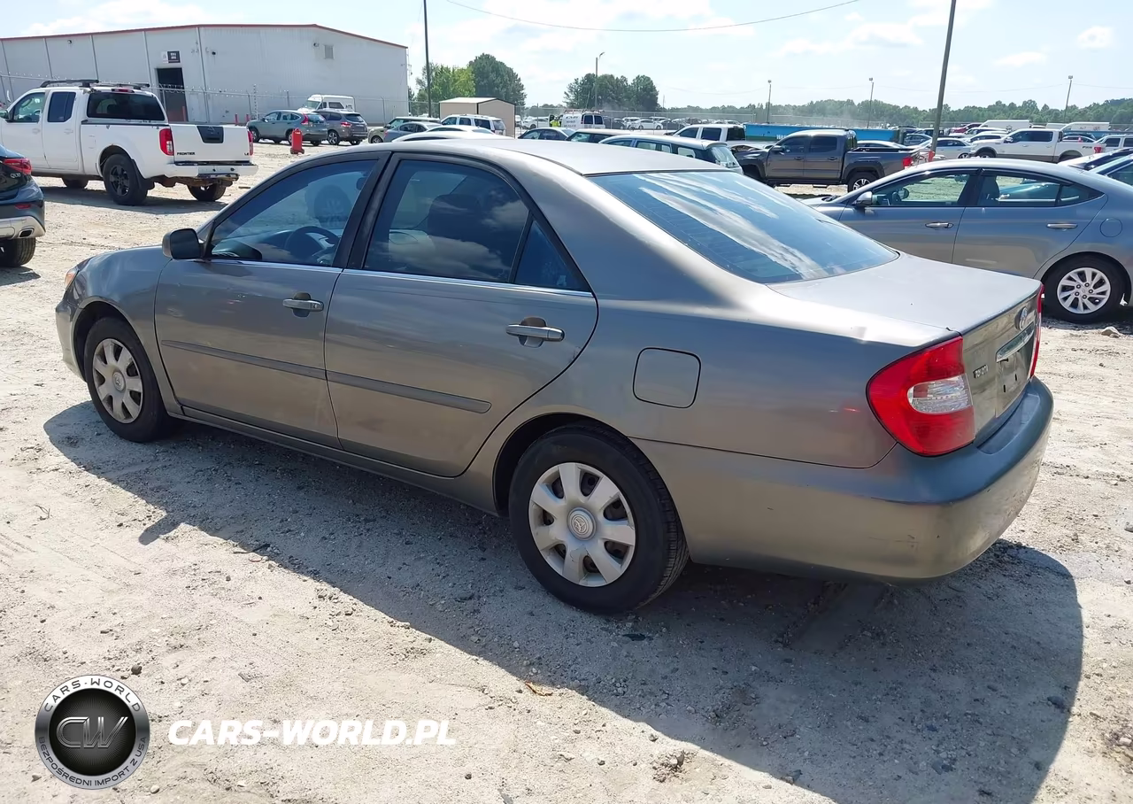 2004 Toyota Camry Le VIN:4T1BE32K54U841218 - 3