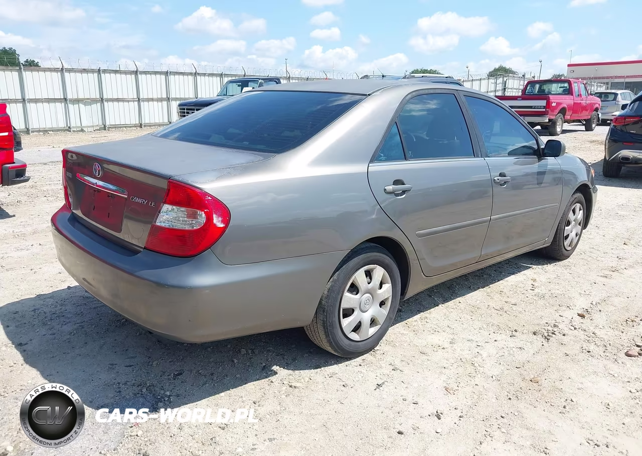 2004 Toyota Camry Le VIN:4T1BE32K54U841218 - 4