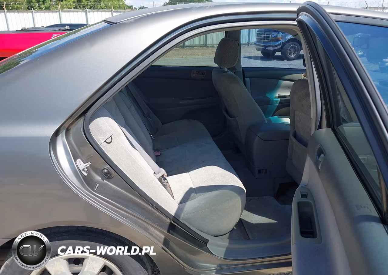 2004 Toyota Camry Le VIN:4T1BE32K54U841218 - 8