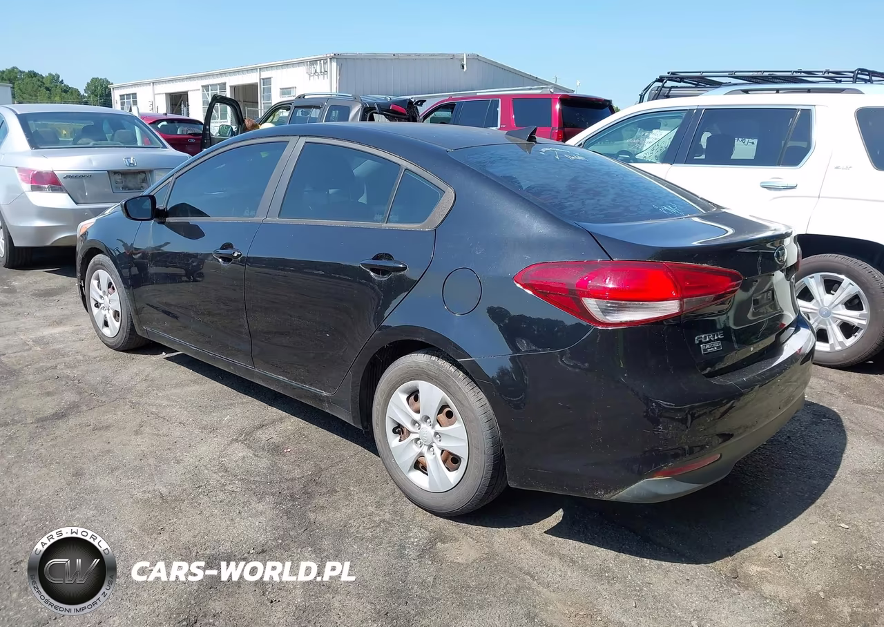 2018 Kia Forte Lx VIN:3KPFL4A7XJE256112 - 3