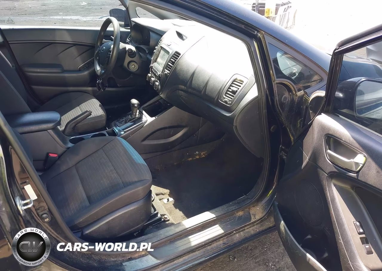 2018 Kia Forte Lx VIN:3KPFL4A7XJE256112 - 5