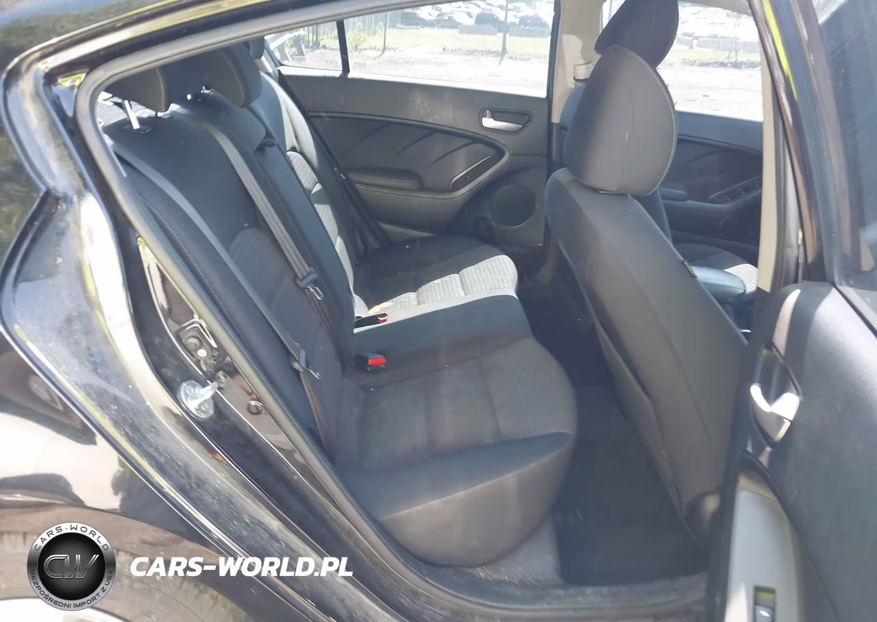 2018 Kia Forte Lx VIN:3KPFL4A7XJE256112 - 8