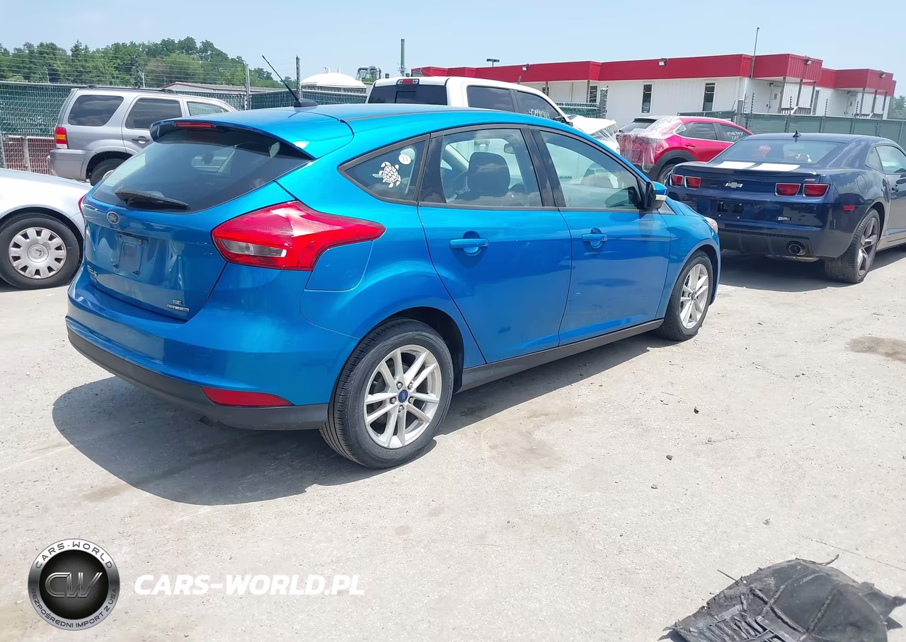2015 Ford Focus Se VIN:1FADP3K20FL295031 - 4