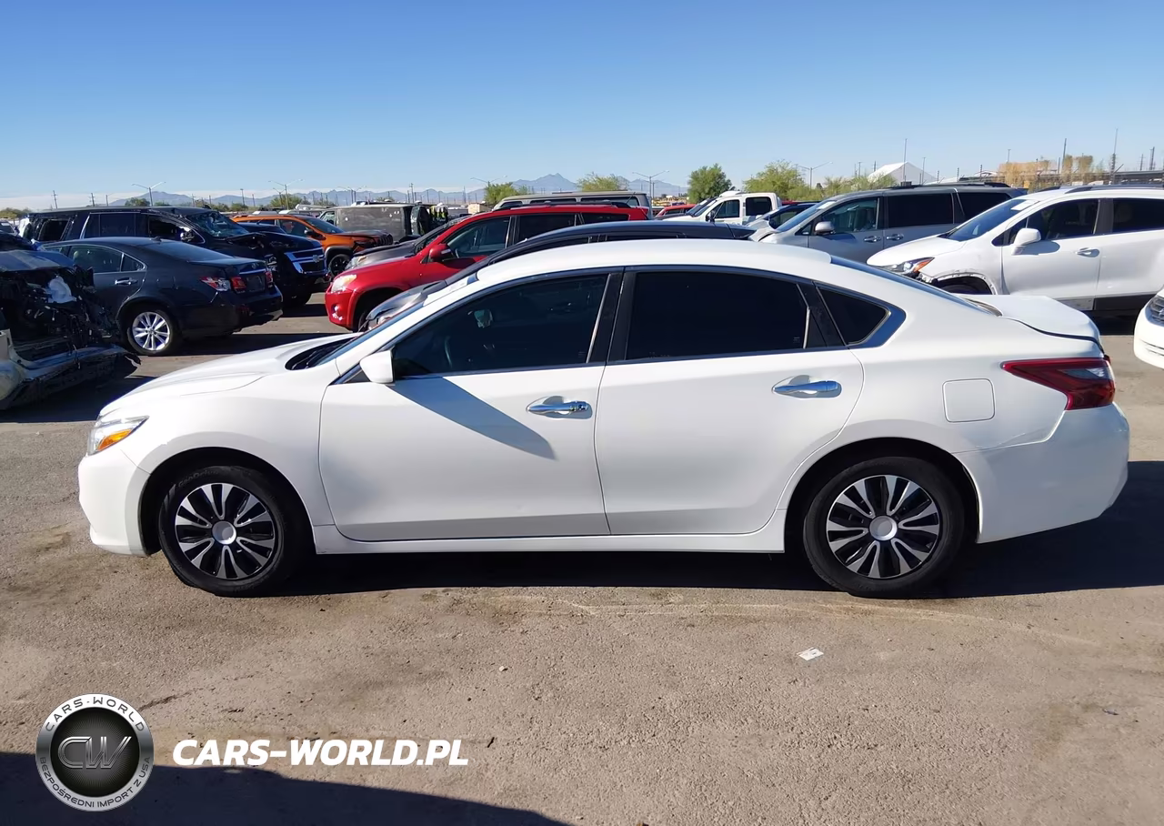 2018 Nissan Altima VIN:1N4AL3APXJC260789 - 14