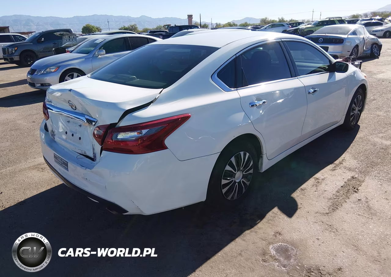 2018 Nissan Altima VIN:1N4AL3APXJC260789 - 4