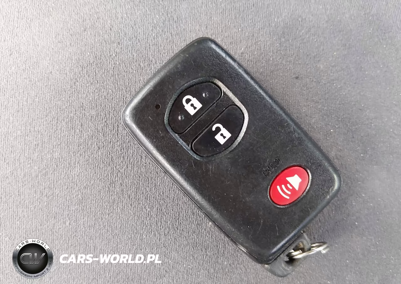 2011 Toyota Prius Two VIN:JTDKN3DU0B1361959 - 11