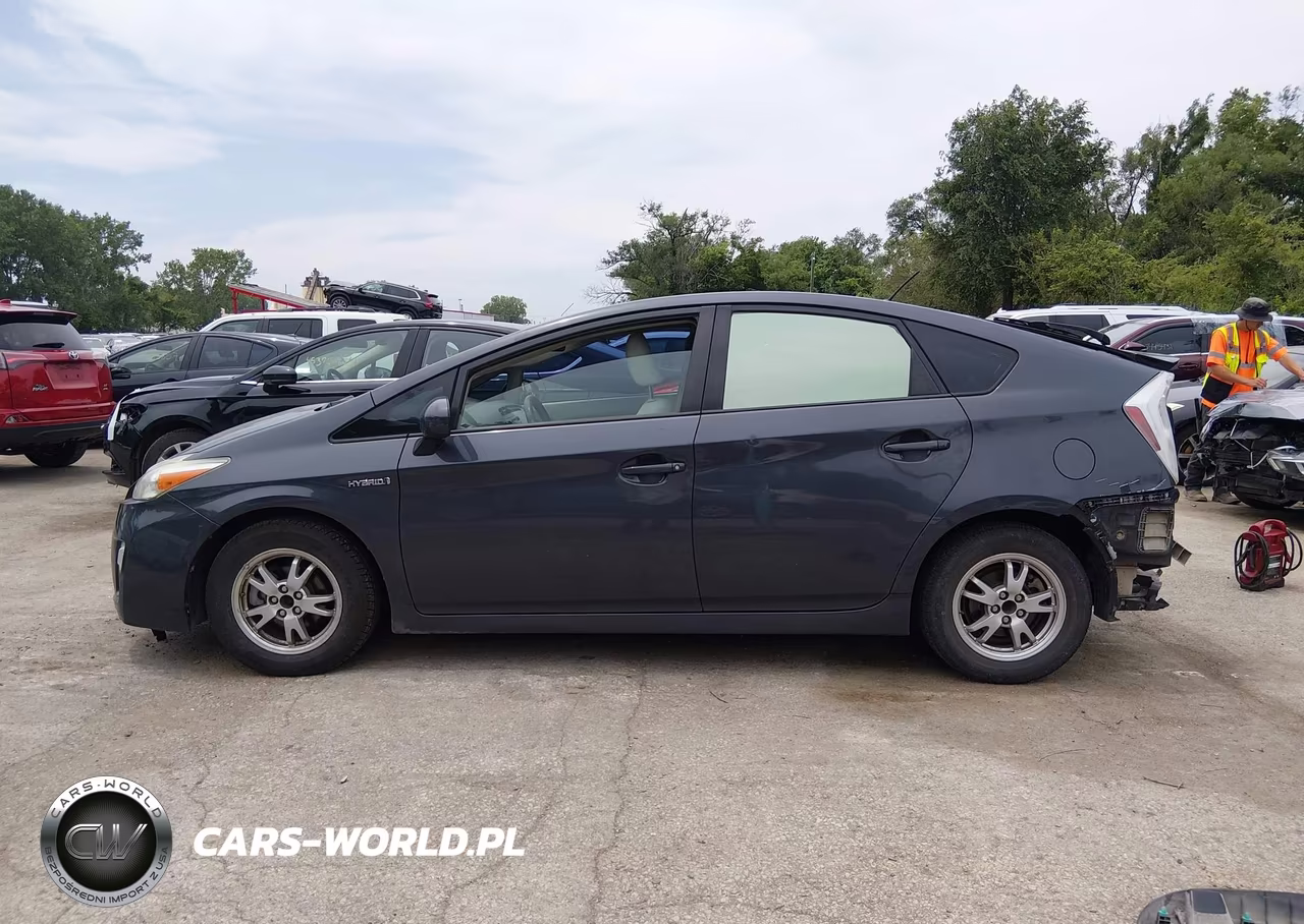 2011 Toyota Prius Two VIN:JTDKN3DU0B1361959 - 15