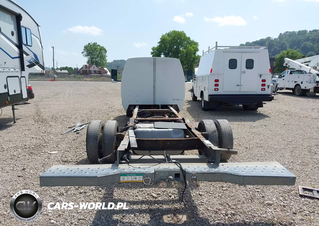 2011 Ford Econoline Commercial Cutaway VIN:1FDXE4FS5BDA96361 - 17