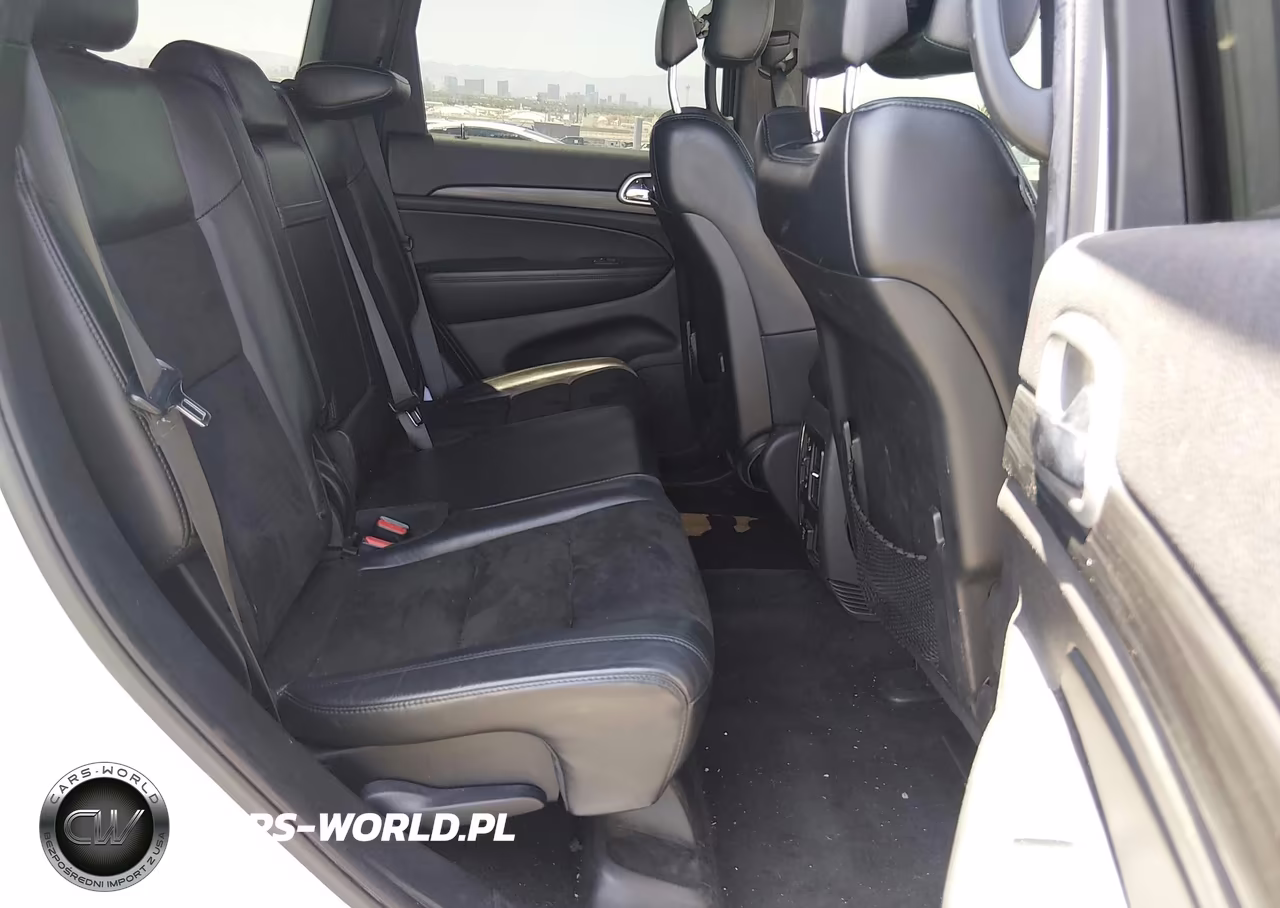 2019 Jeep Grand Cherokee Altitude 4X2 VIN:1C4RJEAGXKC530572 - 8