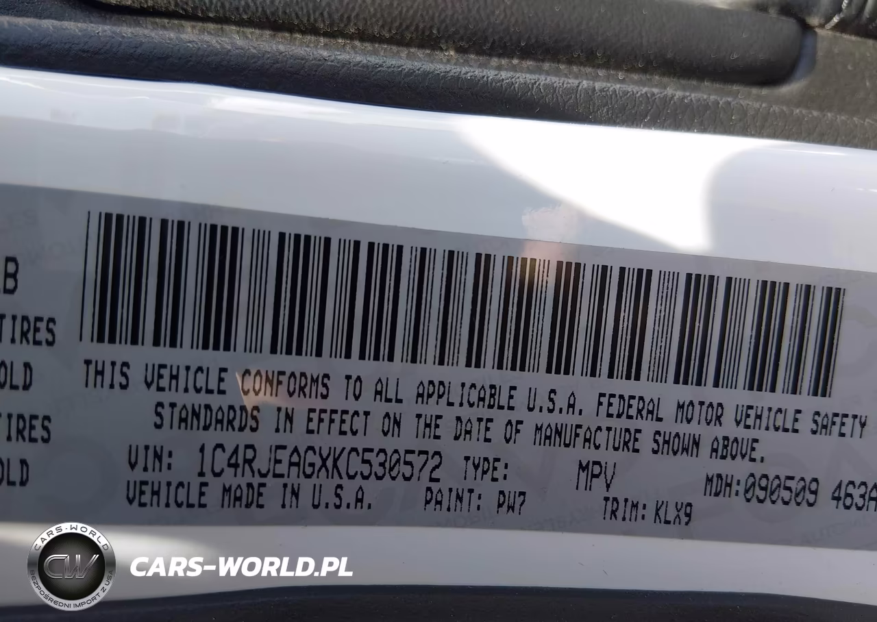 2019 Jeep Grand Cherokee Altitude 4X2 VIN:1C4RJEAGXKC530572 - 9