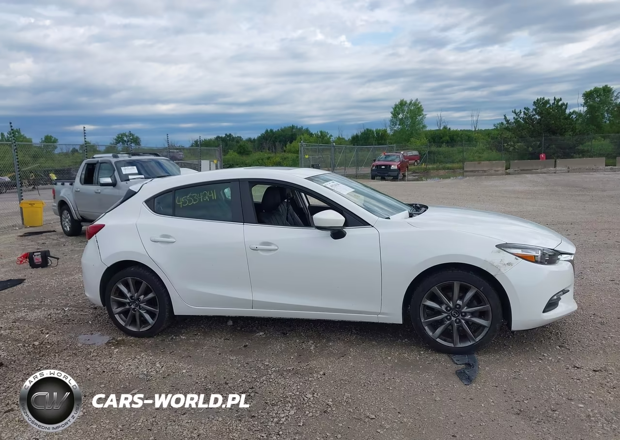 2018 Mazda Mazda3 Touring VIN:3MZBN1L34JM172257 - 13