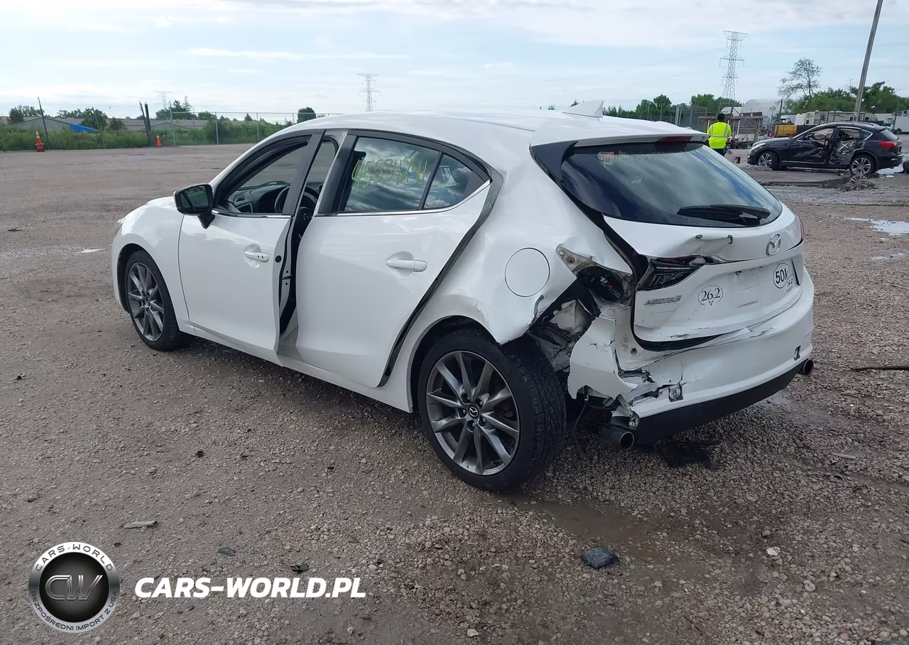 2018 Mazda Mazda3 Touring VIN:3MZBN1L34JM172257 - 3