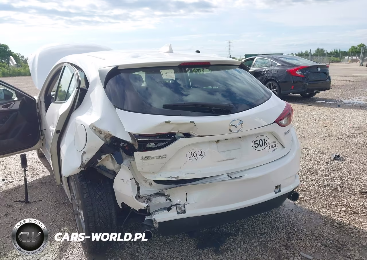 2018 Mazda Mazda3 Touring VIN:3MZBN1L34JM172257 - 6