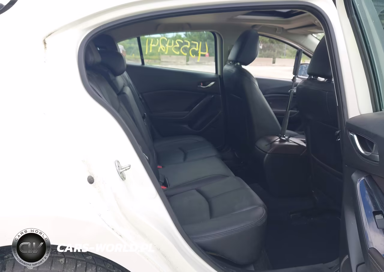 2018 Mazda Mazda3 Touring VIN:3MZBN1L34JM172257 - 8