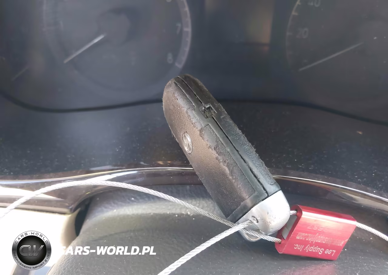 2009 Hyundai Genesis 3.8 VIN:KMHGC46E09U039642 - 11