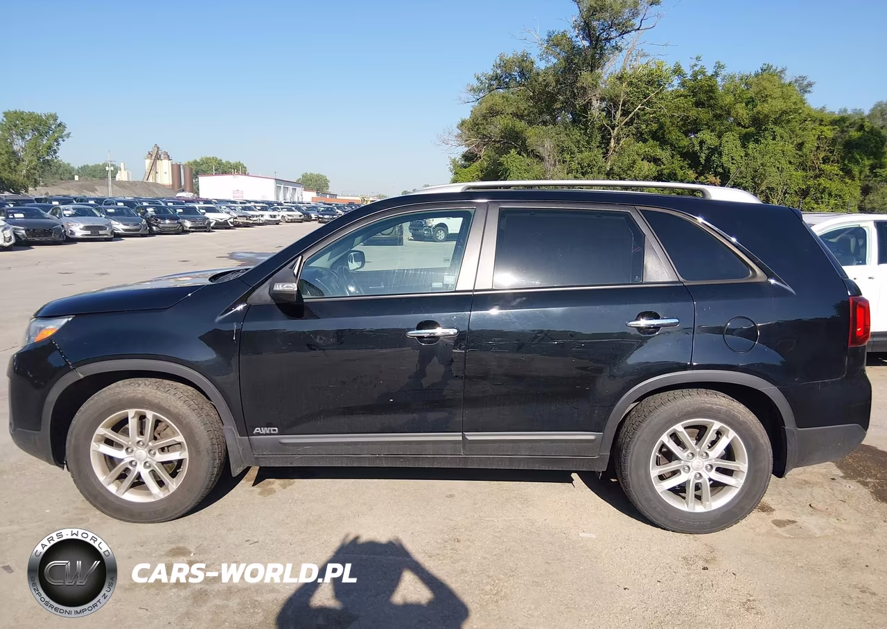 2014 Kia Sorento Lx VIN:5XYKTCA68EG506343 - 14